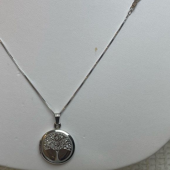 925 Sterling silver | Tree of life round circle locket | Silver locket and chain - Picture 5 of 10